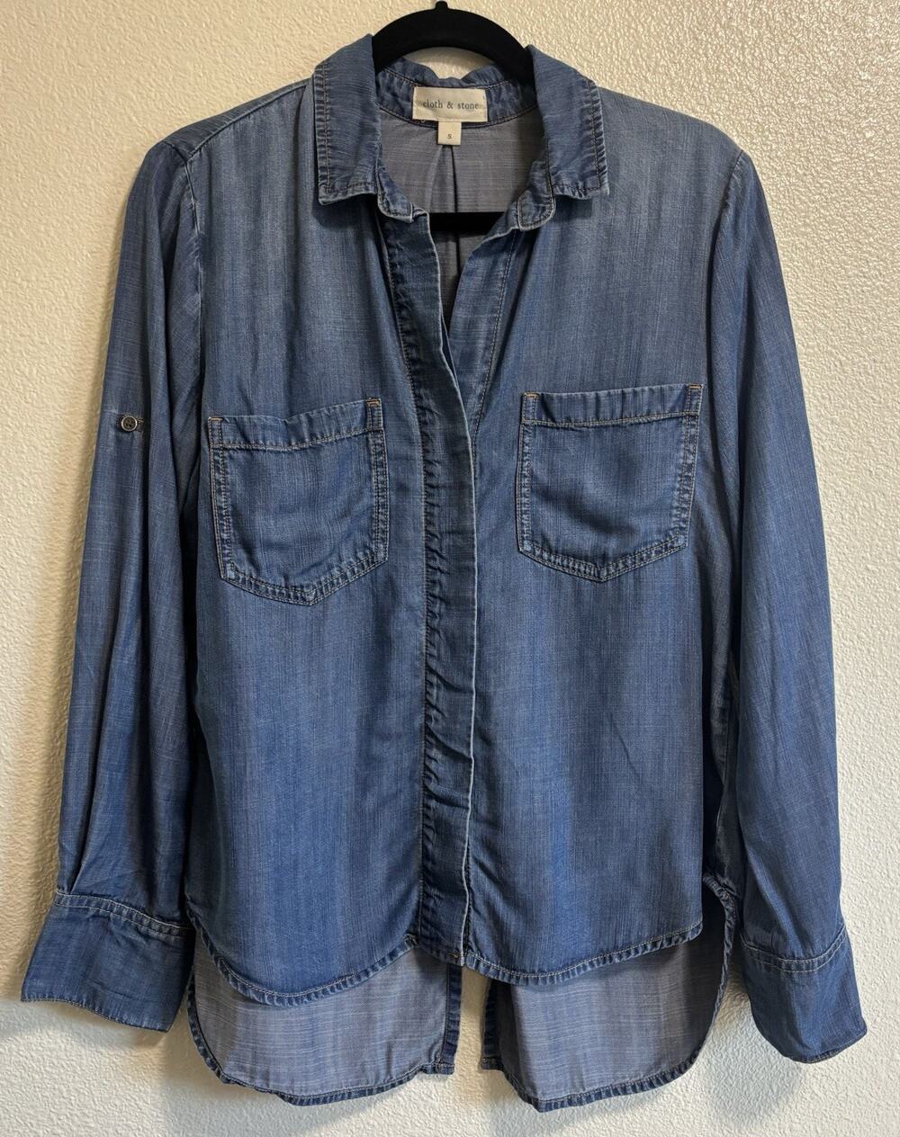 Anthropologie Cloth & Stone Blue Denim Chambray Button Up Shirt Size S Western